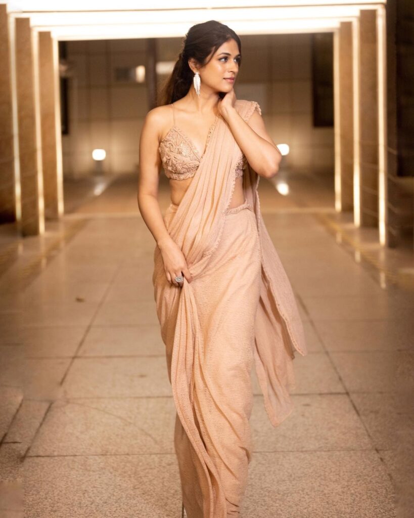 A blend of tradition and style: Shraddha Das stuns in a contemporary saree ensemble