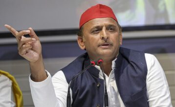 Akhilesh Yadav making a point in a press conference