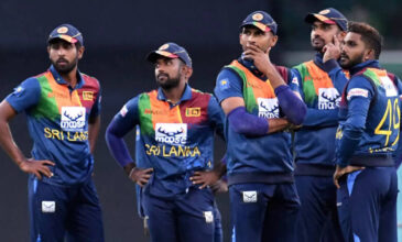Sri Lankan Cricket team look worried on the field