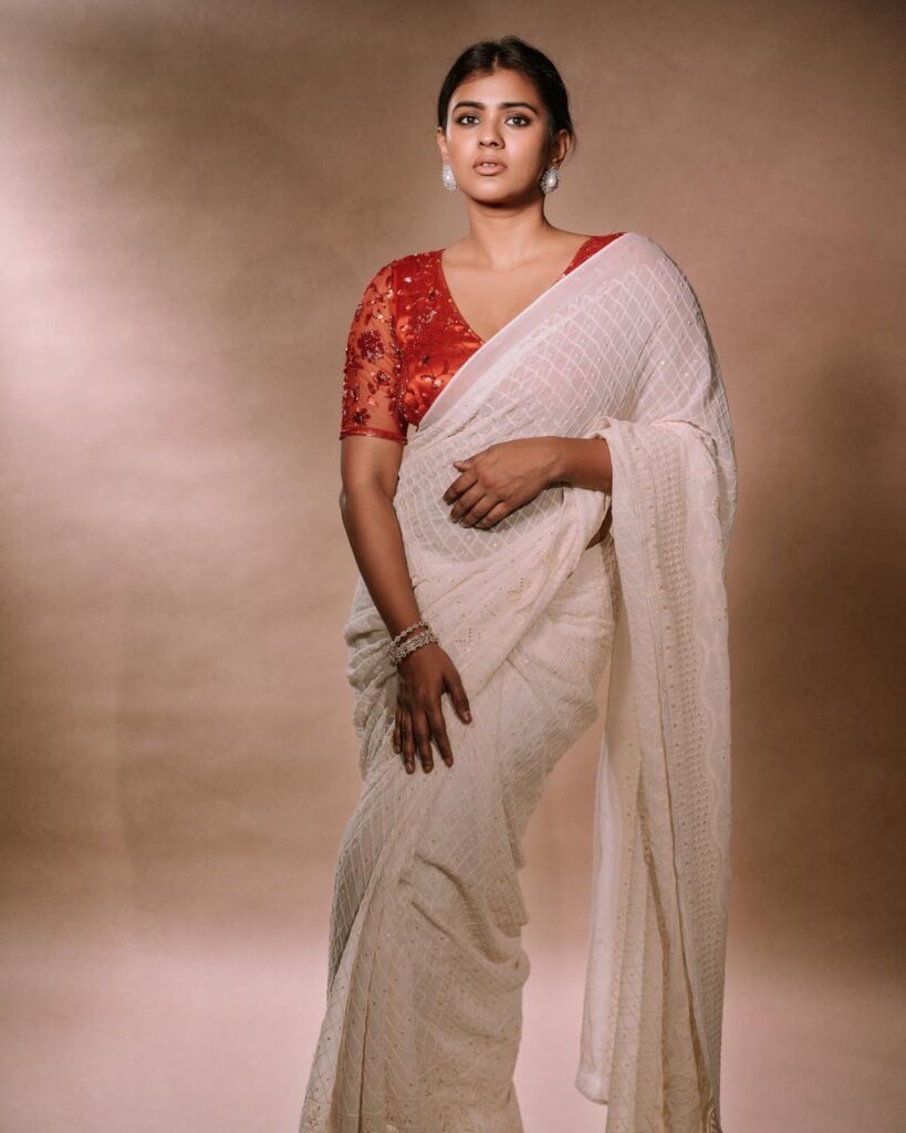 Glamorous Hebah Patel in chic saree look.