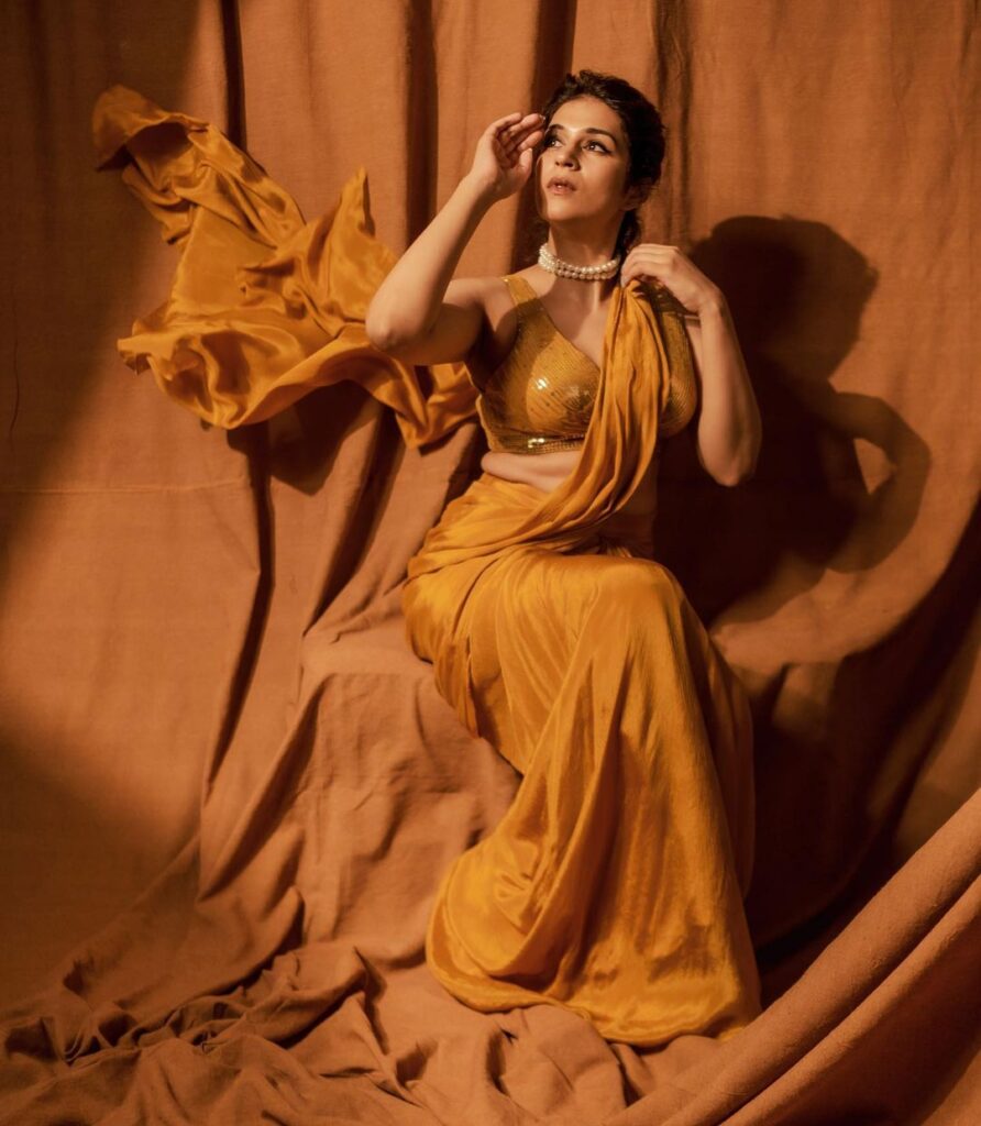 Saree elegance: Shraddha Das shines in yellow
