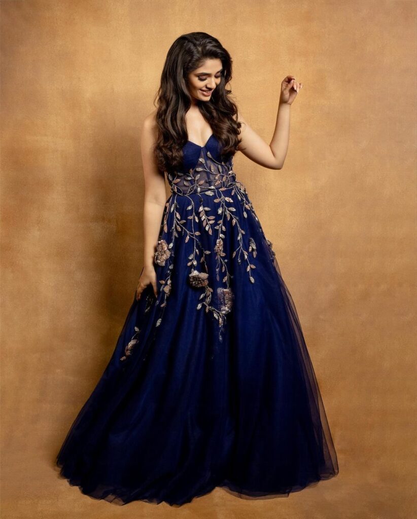 Krithi looks enchanting in the captivating blue dress