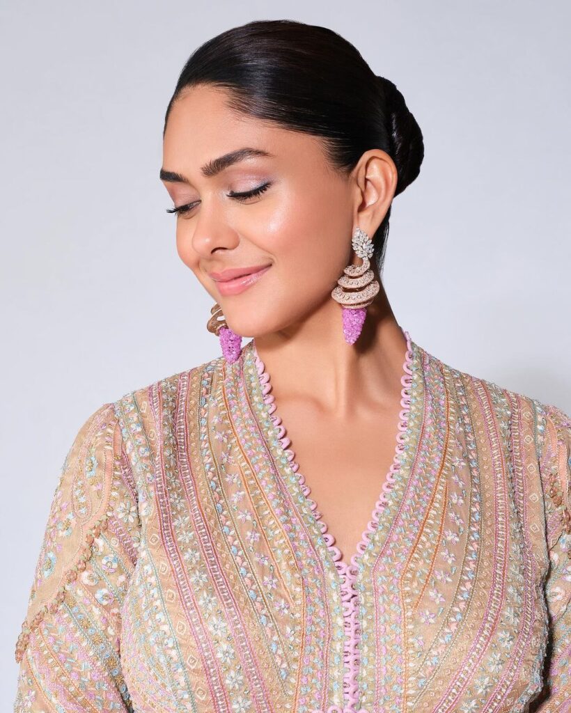 Mrunal Thakur's elegant pink & white floral outfit