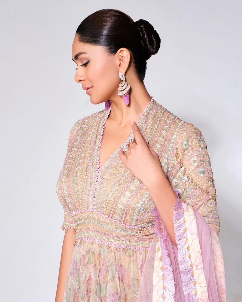Mrunal Thakur stunning in pink & white floral dress