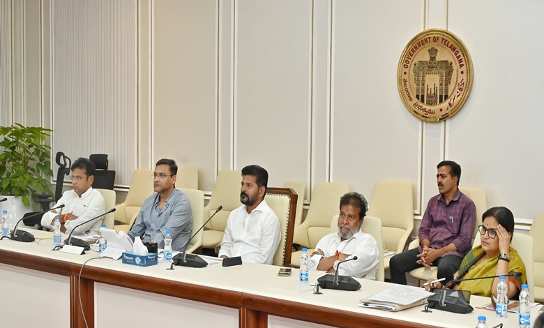 CM Revanth, Minister, MLAs, Akbaruddin Owaisi in meeting.