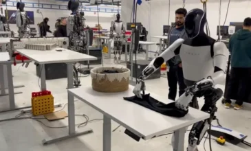 Elon Musk Unveils Tesla's Humanoid Robot 'Optimus'
