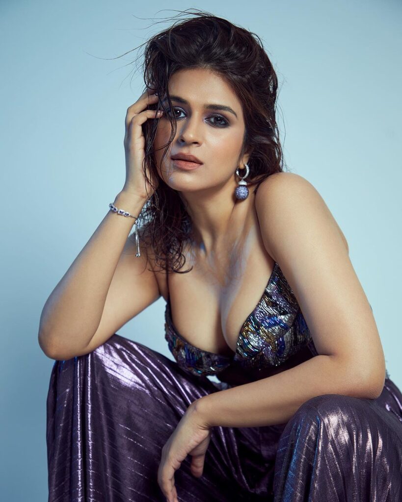 Shraddha Das effortlessly carried the ensemble with poise