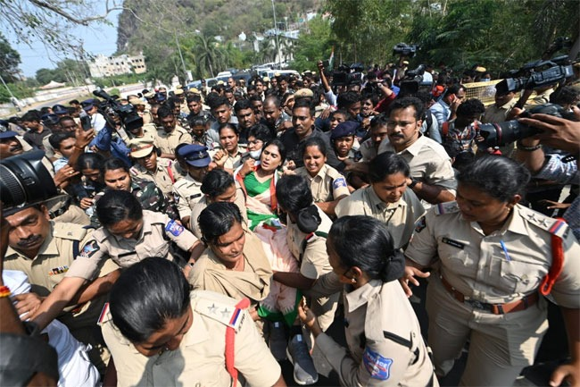 YS Sharmila and AP Police