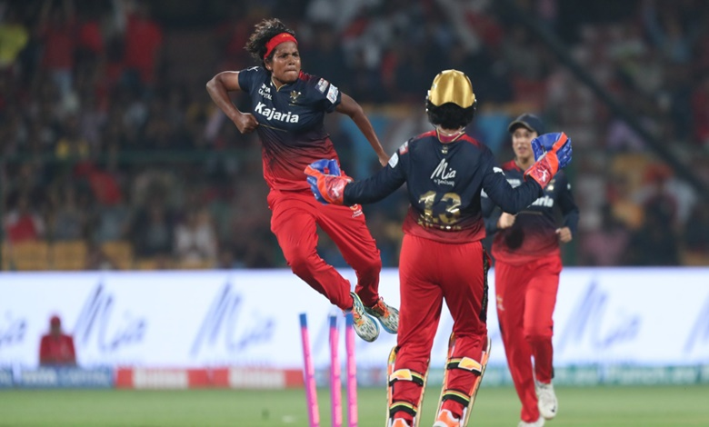 Auto Driver's Daughter Shines with 5 Wickets for Royal Challengers Bengaluru