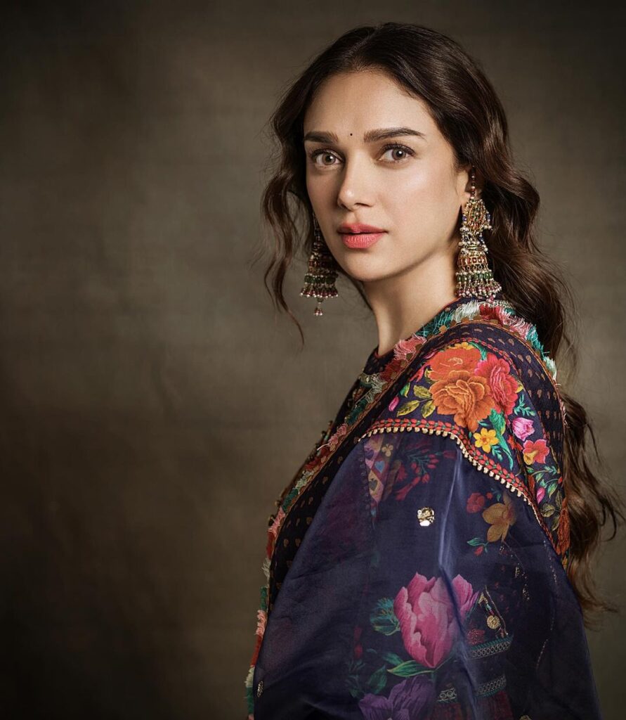 Enchanting Aditi Rao Hydari in exquisite ethnic attire