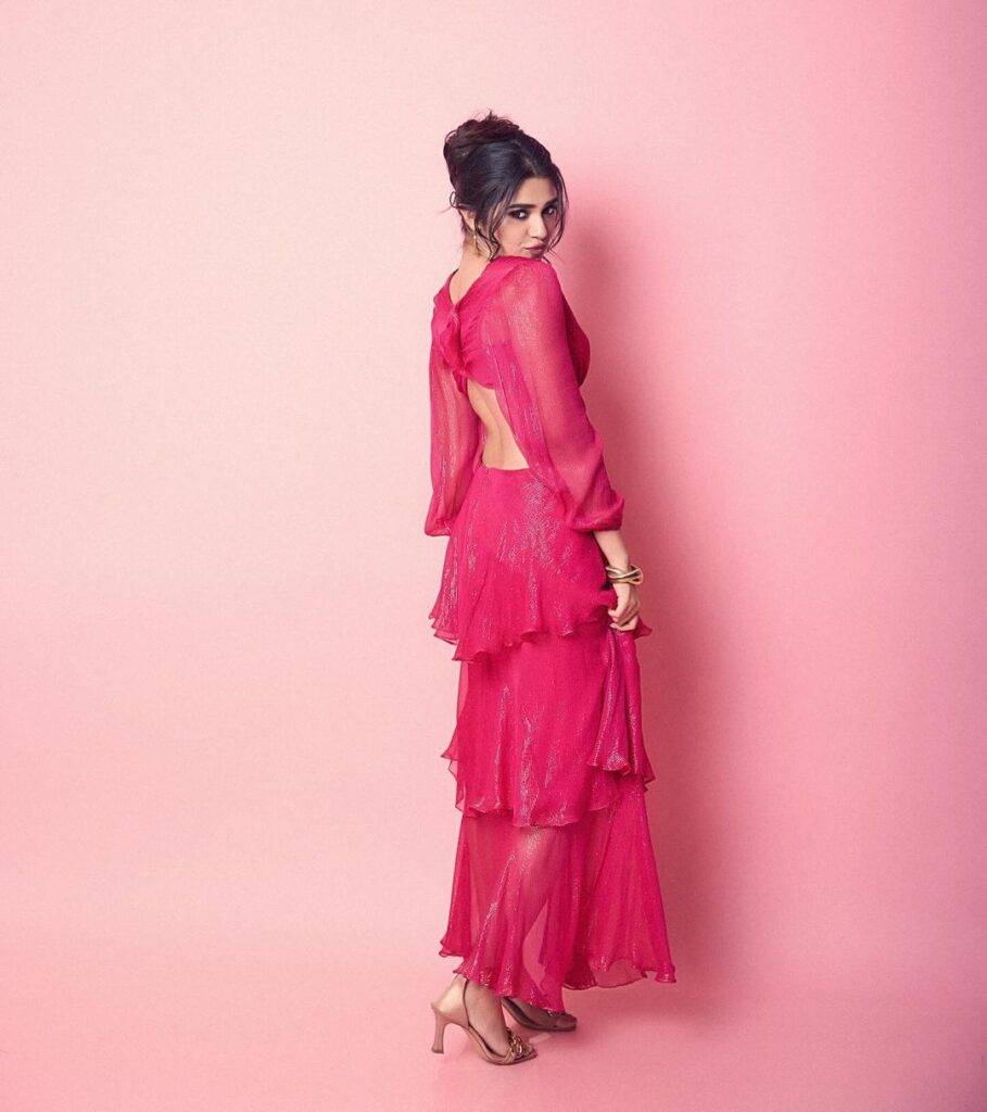 Krithi Shetty's captivating pink dress steals the spotlight