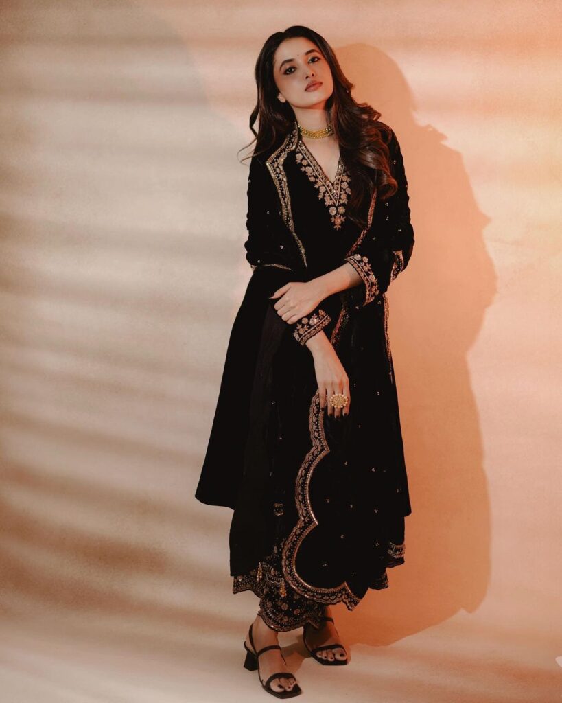 Priyanka Mohan in black kurta and pants