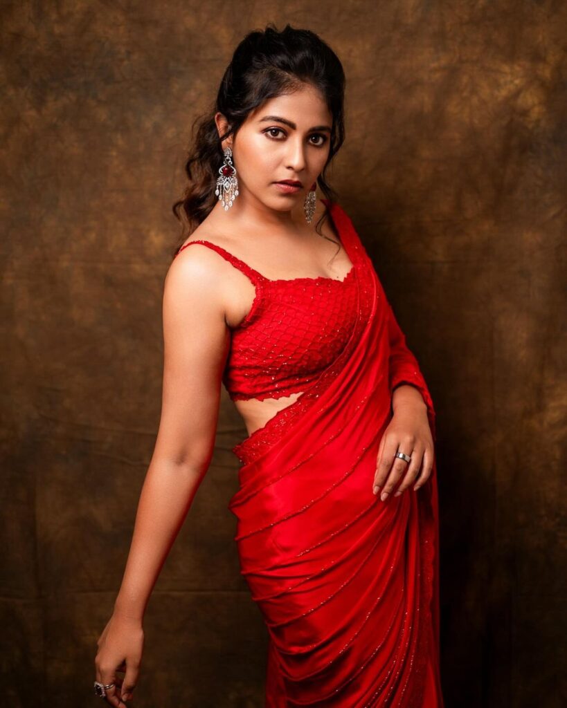 Anjali dazzles in red saree Stunning Looks 