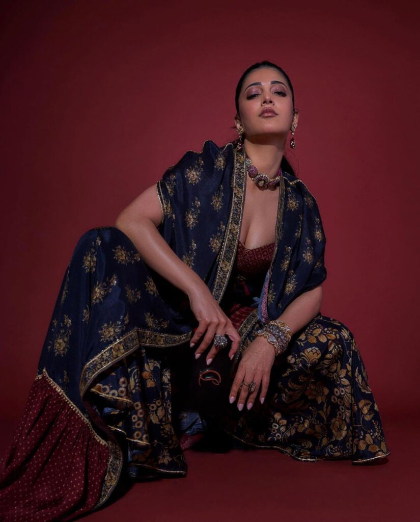 Shruti Haasan flaunts maroon top & printed bell-bottoms